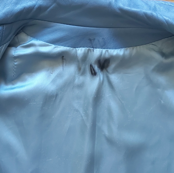 Sensational Sky-Blue Vintage Leather Cape - Picture 8 of 8